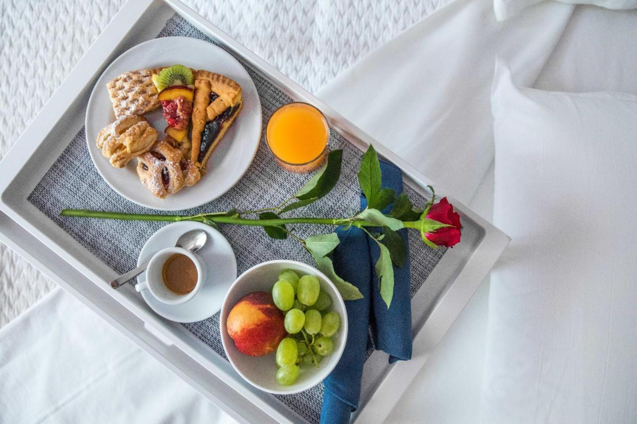 4Essences Boutique Rooms 마라테아 외부 사진