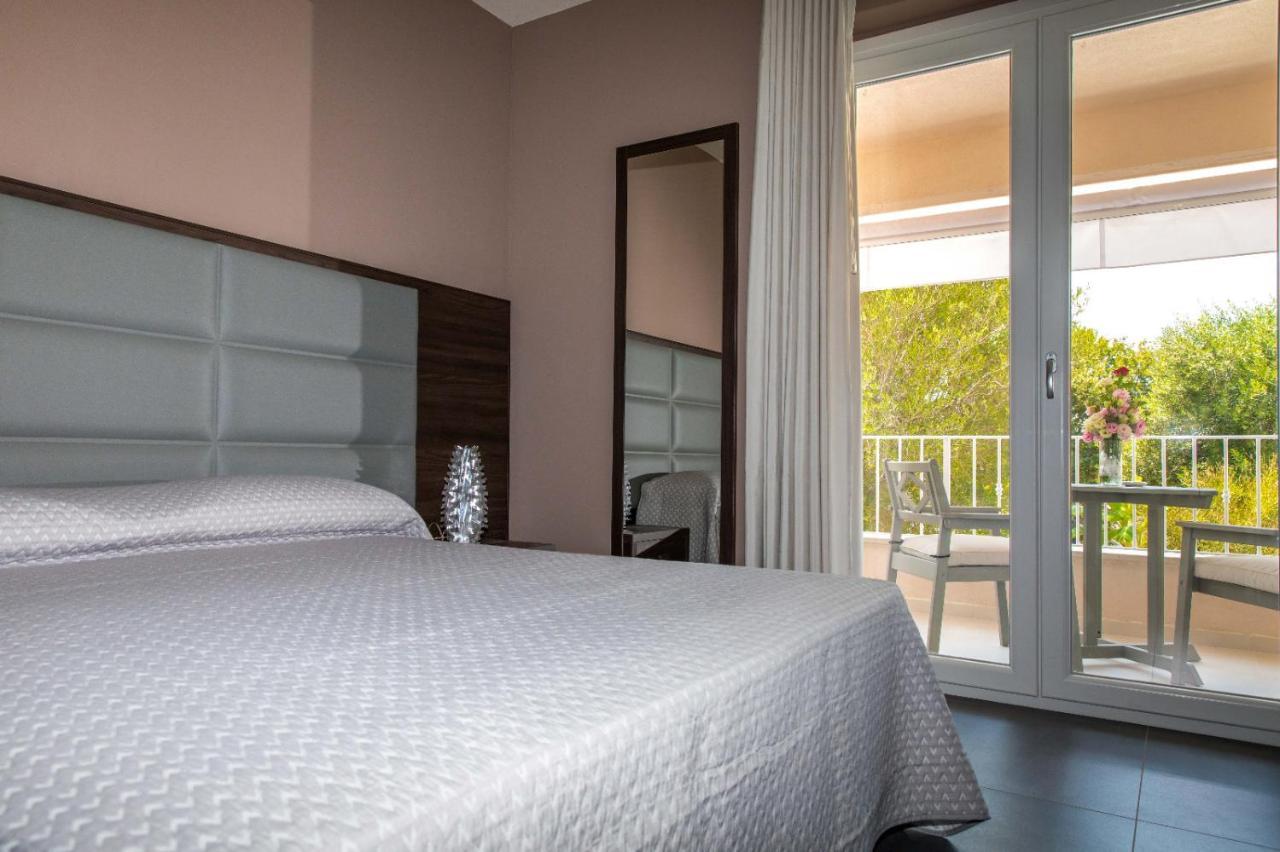 4Essences Boutique Rooms 마라테아 외부 사진